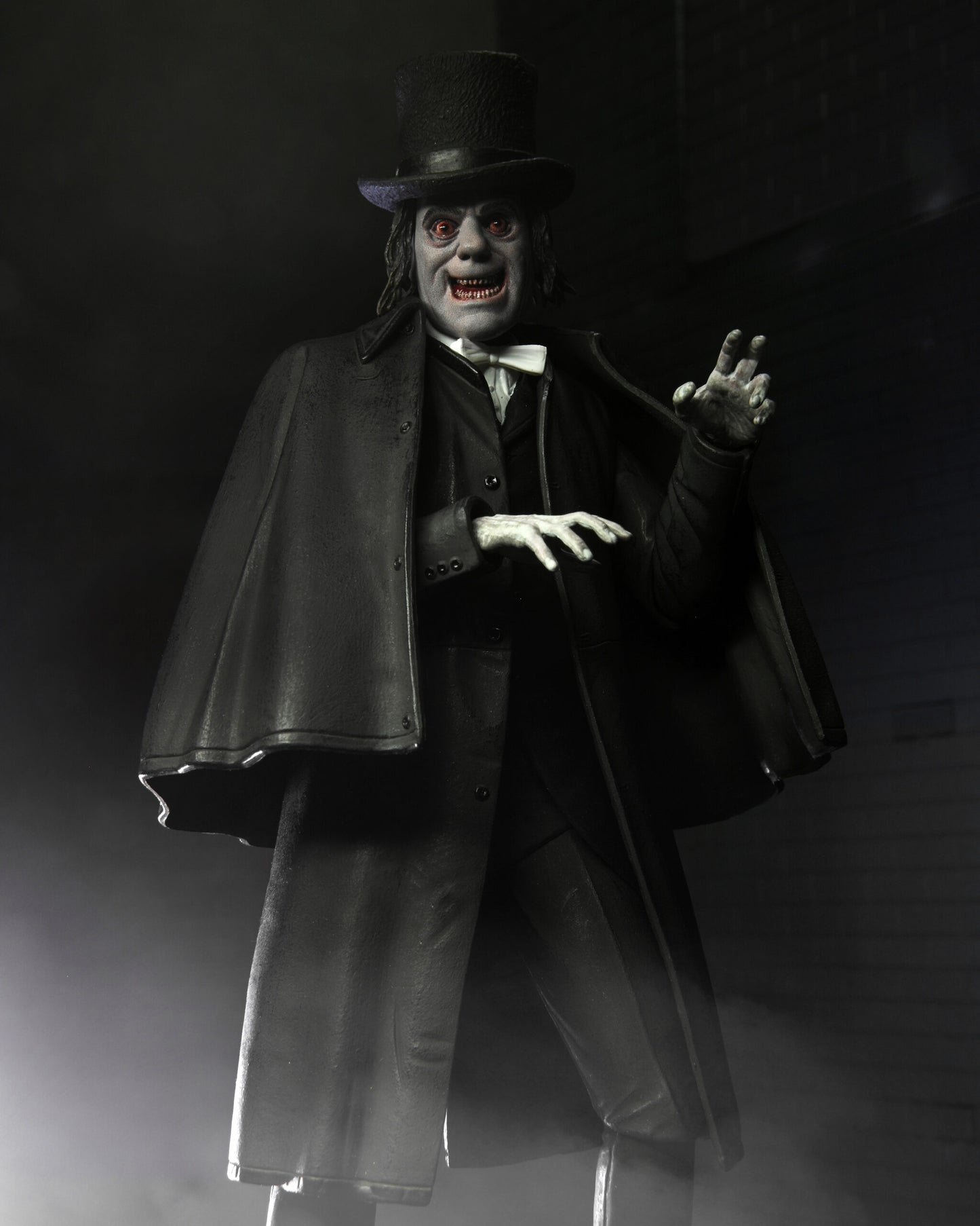 London After Midnight (1927)
7″ Scale Action Figure – Ultimate Professor Edward Burke