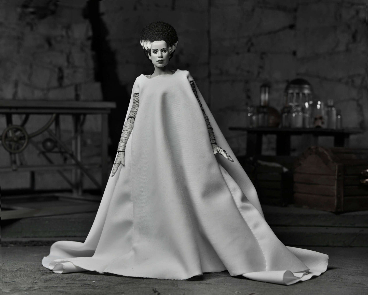 Pre-order November NECA Universal Monsters Ultimate Bride of Frankenstein (Black & White Edition)