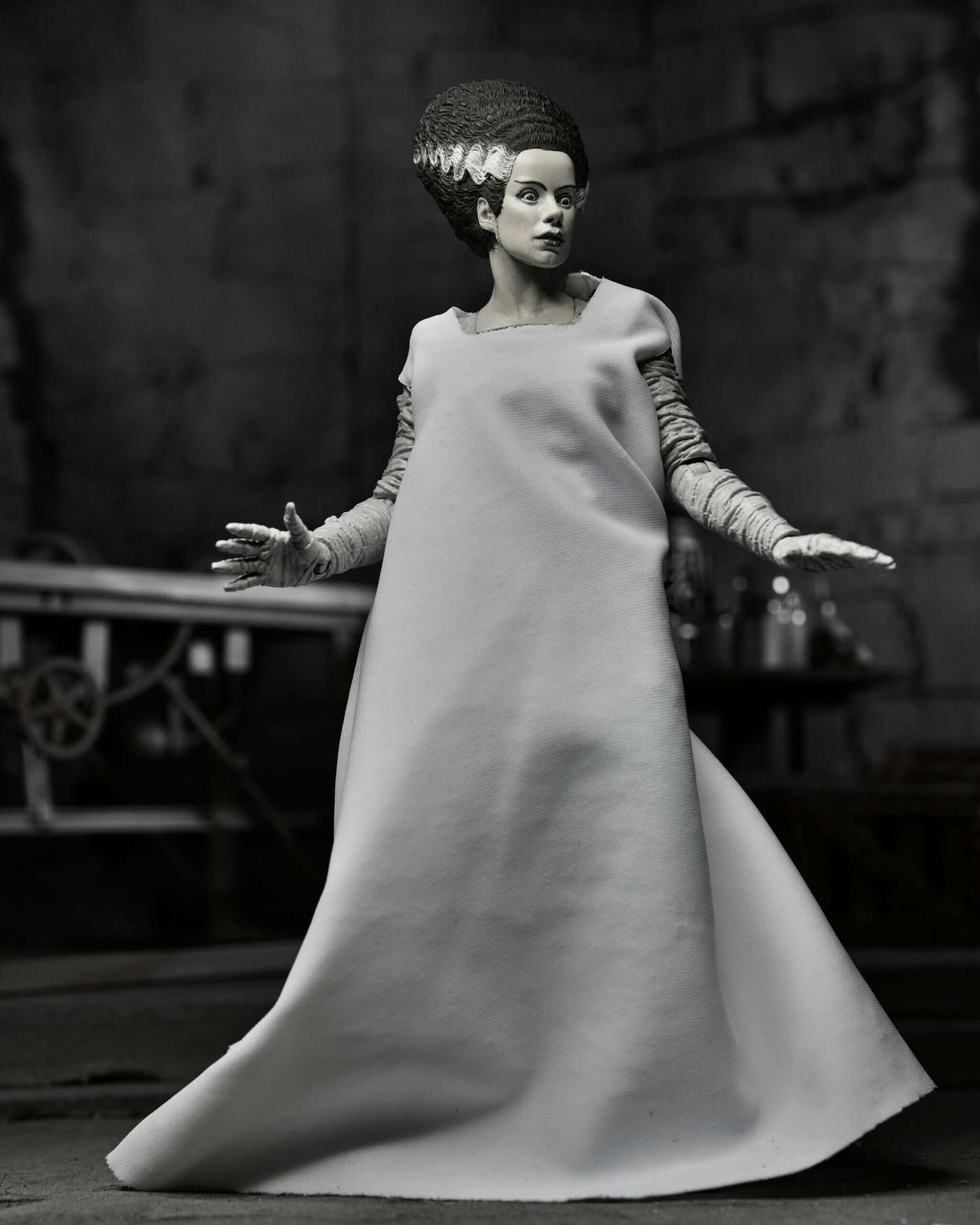 Pre-order November NECA Universal Monsters Ultimate Bride of Frankenstein (Black & White Edition)