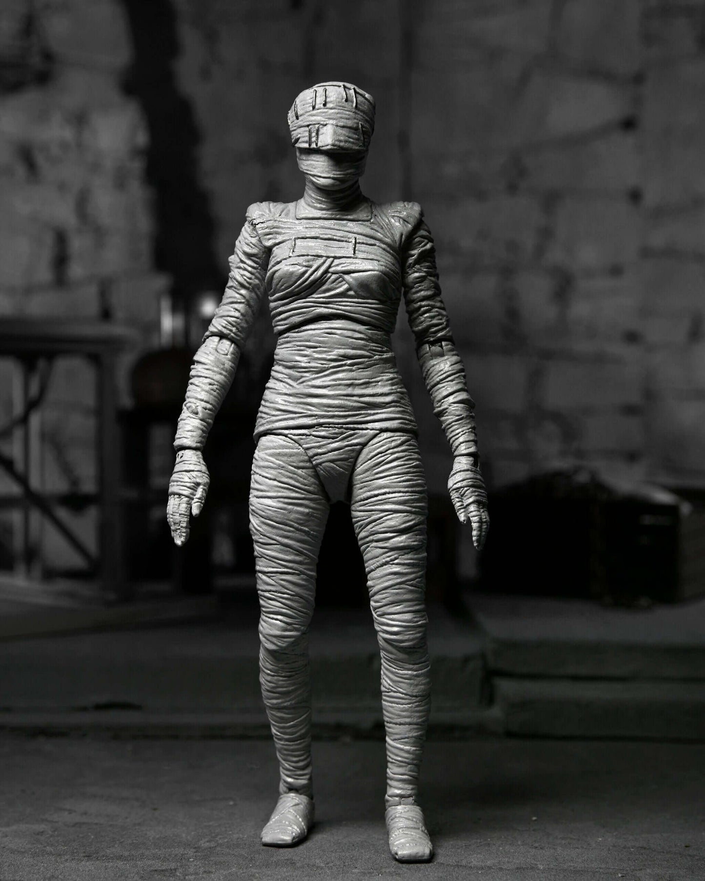 Pre-order November NECA Universal Monsters Ultimate Bride of Frankenstein (Black & White Edition)