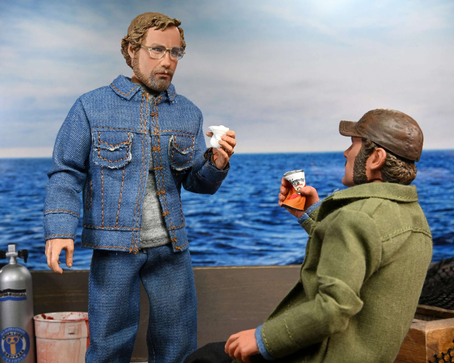 Jaws 8″ Scale Clothed Action Figure – Matt Hooper (Amity Arrival)